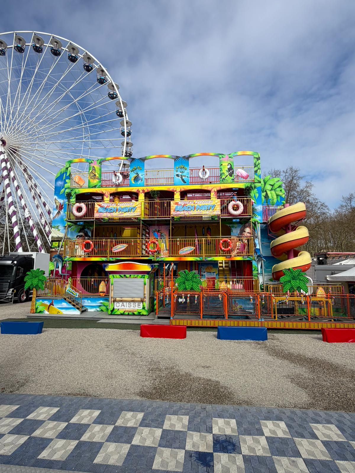 Palais du rire Beach Party, parcours géant de 5 étages